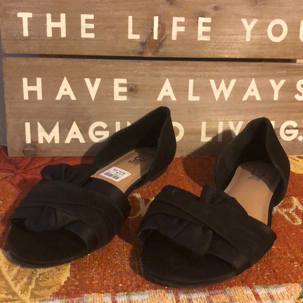 Black dress flats